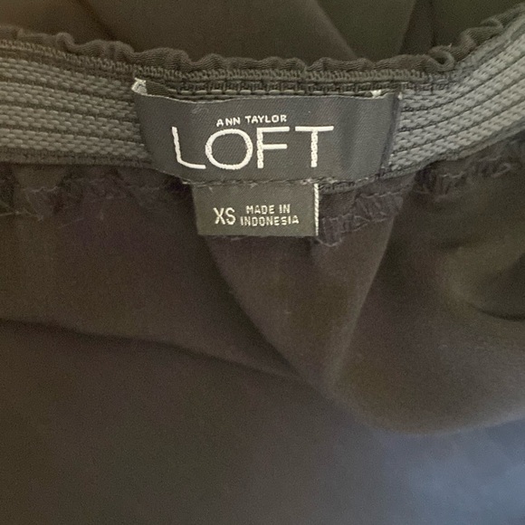 Ann Taylor LOFT black jumpsuit 100% polyester worn once - Picture 2 of 4